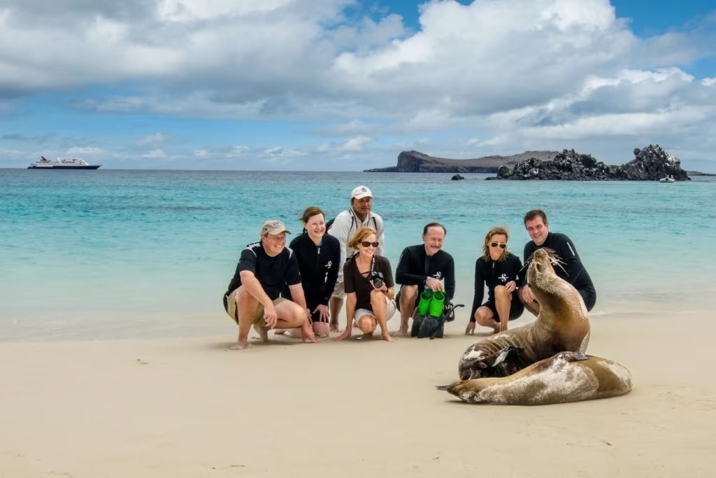 solo-cruise-events-galapagos-shorex-1024x683